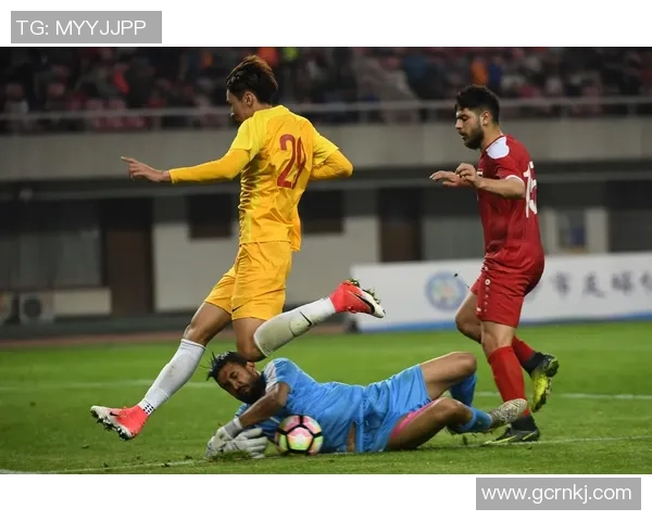 中国与西班牙足球友谊赛精彩对决展现两国足球风采与实力较量 中国与西班牙足球友谊赛精彩对决展现两国足球风采与实力较量