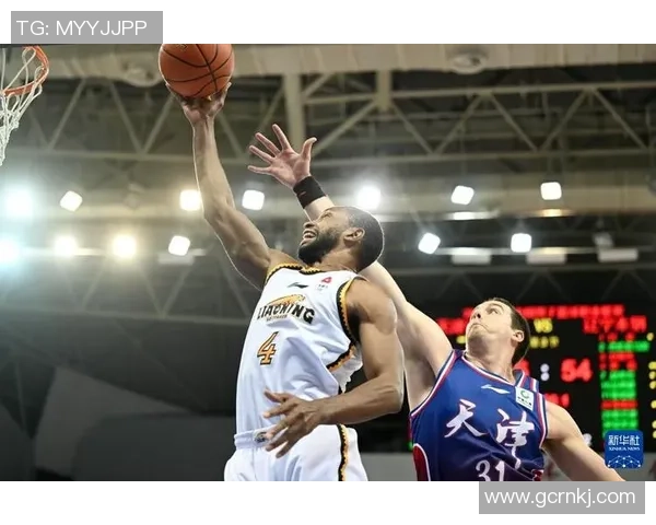 上海久事与辽宁本钢激战正酣谁能在CBA赛场上笑到最后 上海久事与辽宁本钢激战正酣谁能在CBA赛场上笑到最后