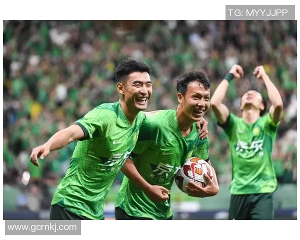 北京中赫国安迎战华夏队全力争胜展现球队实力与斗志 北京中赫国安迎战华夏队全力争胜展现球队实力与斗志