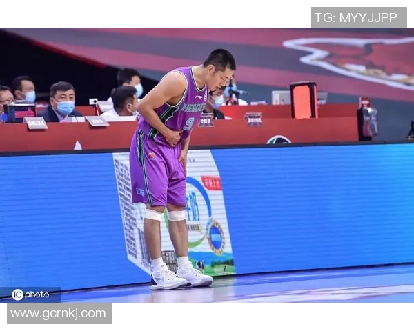 张庆鹏：从篮球场上的拼搏者到人生舞台的奋斗典范