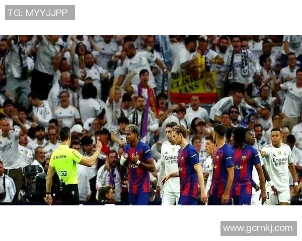 德国与英格兰比赛中的争议判罚引发裁判公正性讨论 德国与英格兰比赛中的争议判罚引发裁判公正性讨论