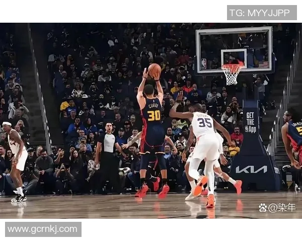 德文布克带领太阳队冲击NBA总冠军的梦想与挑战 德文布克带领太阳队冲击NBA总冠军的梦想与挑战